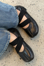 TABI POINT FLAT SHOES