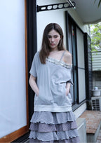 【Uglyshadow】 STRIPE FRILL OFF-SHOULDER [ GREY / NAVY ]