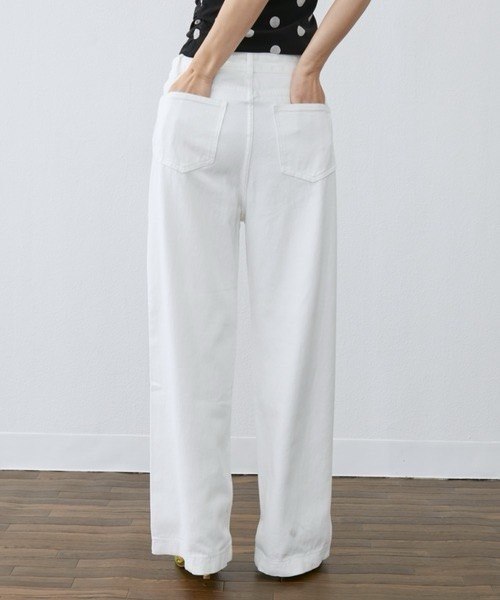 鉚釘線直筒牛仔褲  [White / Black]