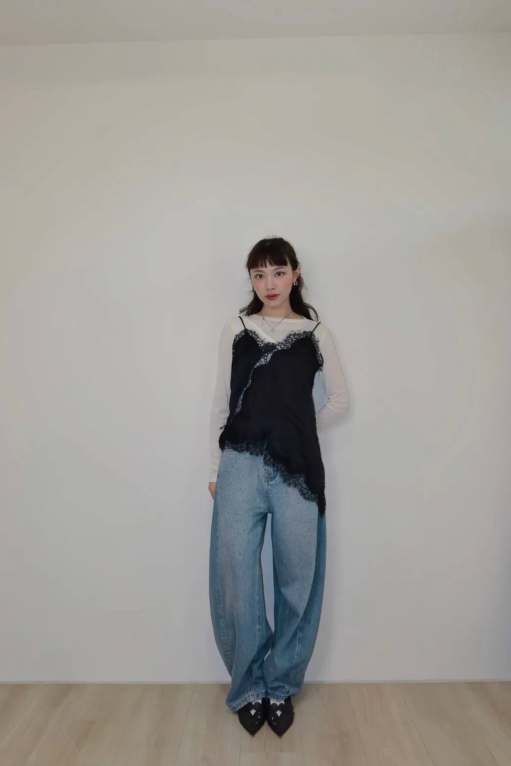 小性感蕾絲斜下擺背心