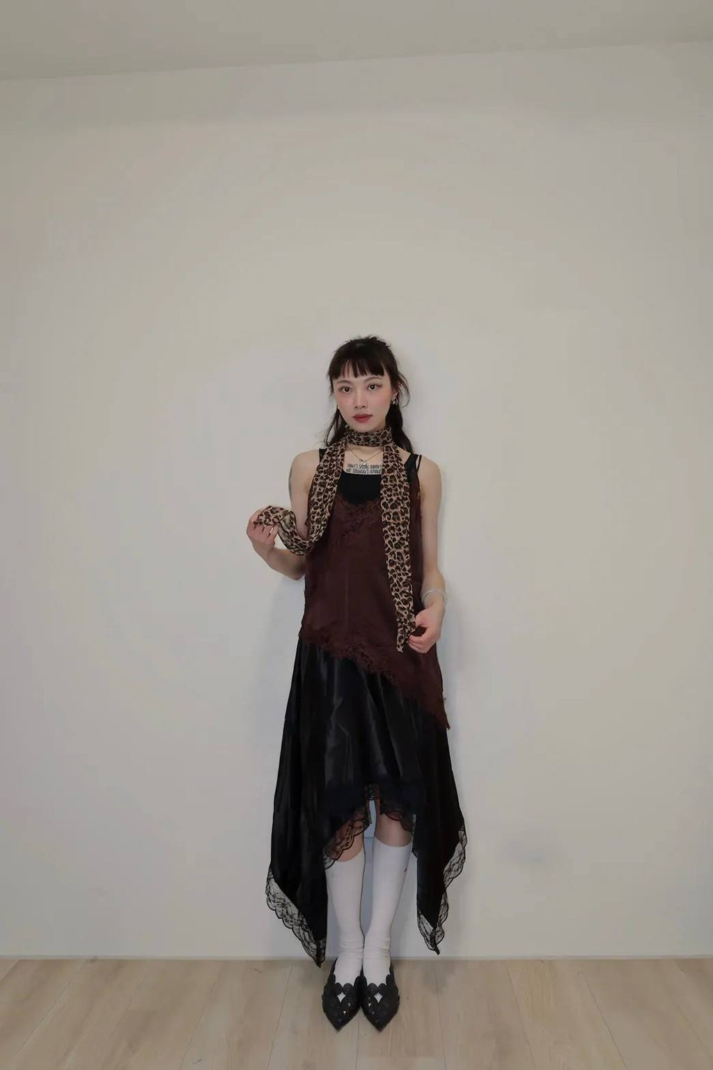 小性感蕾絲斜下擺背心