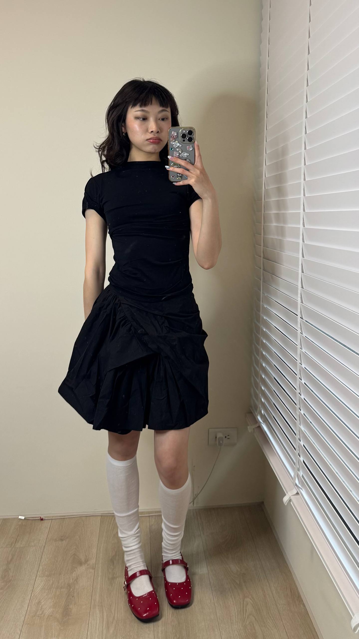 【Flare up】Asymmetrical Draped Mock Neck T-Shirt [Black / Gray]