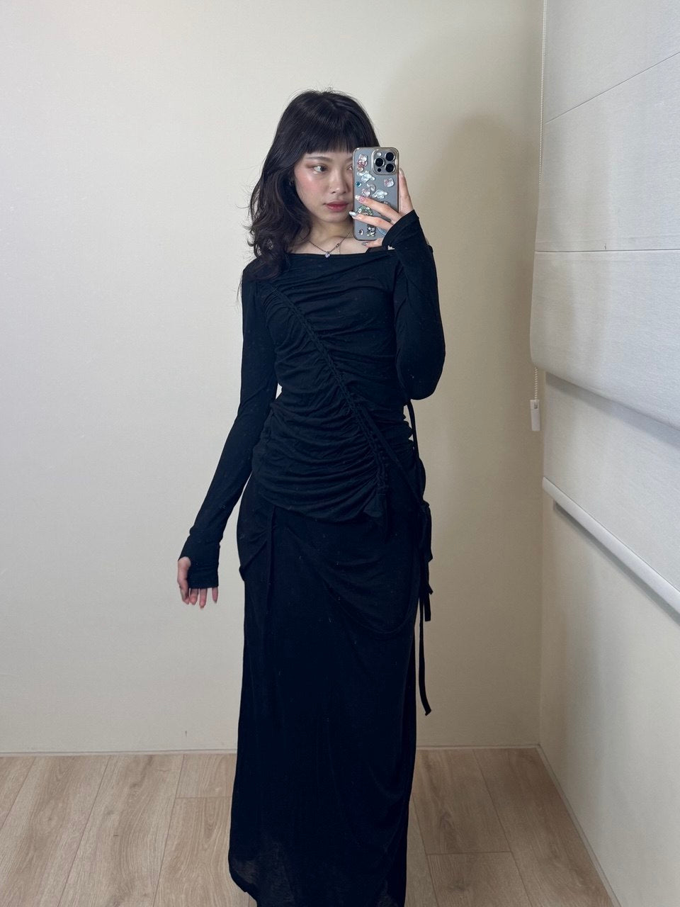 【Flare up】Handmade Twisted One-Shoulder Long Sleeve [Black / White / Gray]