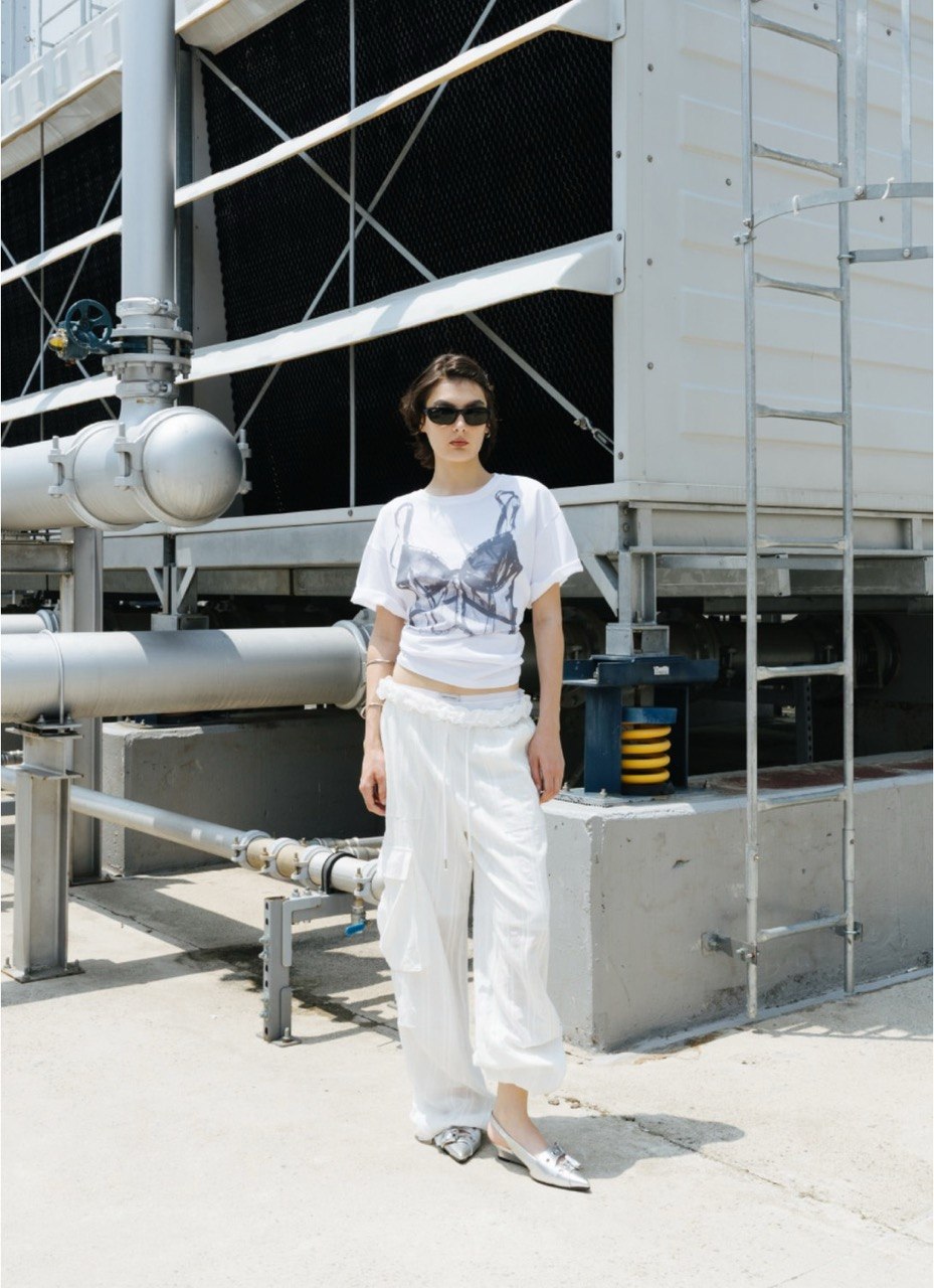 【3hreeto8ighty】SNAP CORSET GRAPHIC T-SHIRT - 2 colors