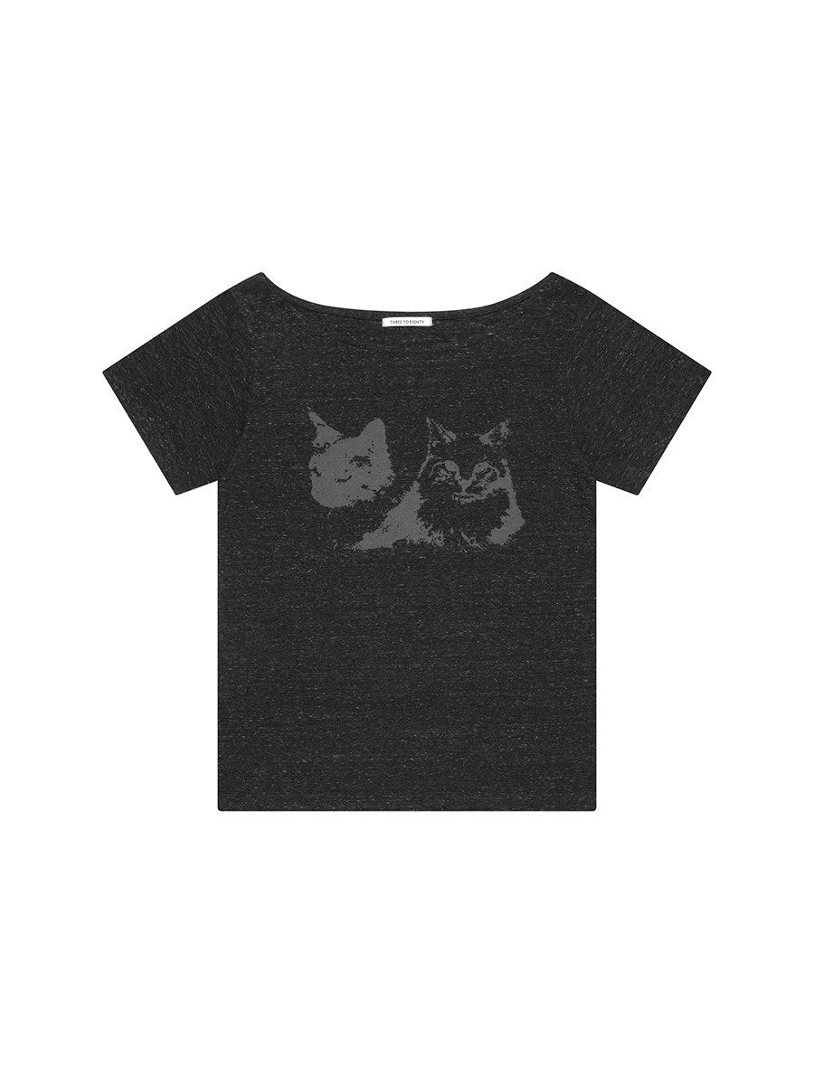 【3hreeto8ighty】OFF-SHOULDER TWIN CAT TEE - 2 colors