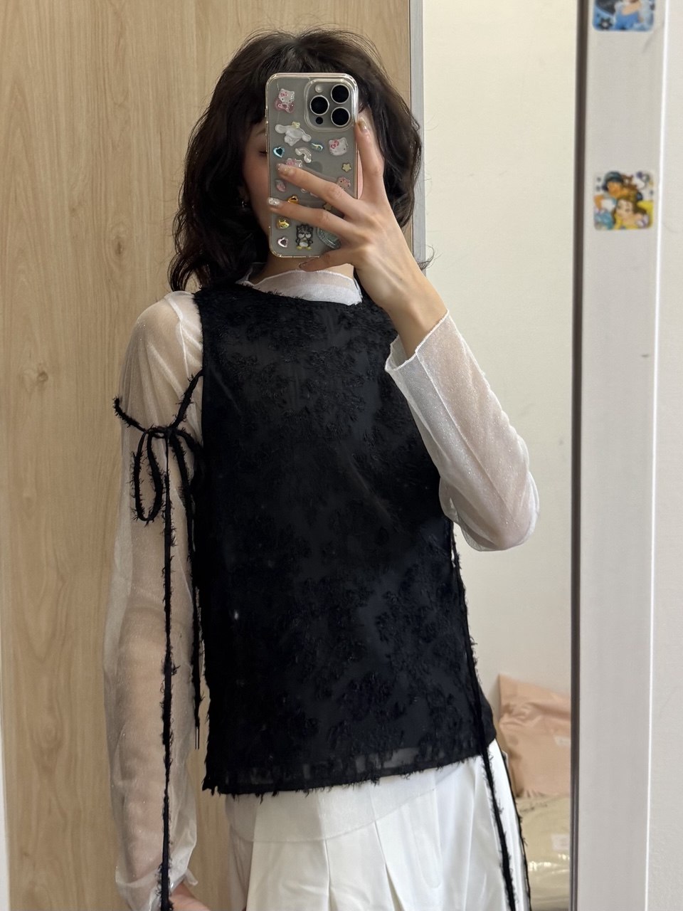 黑色立體緹花背心