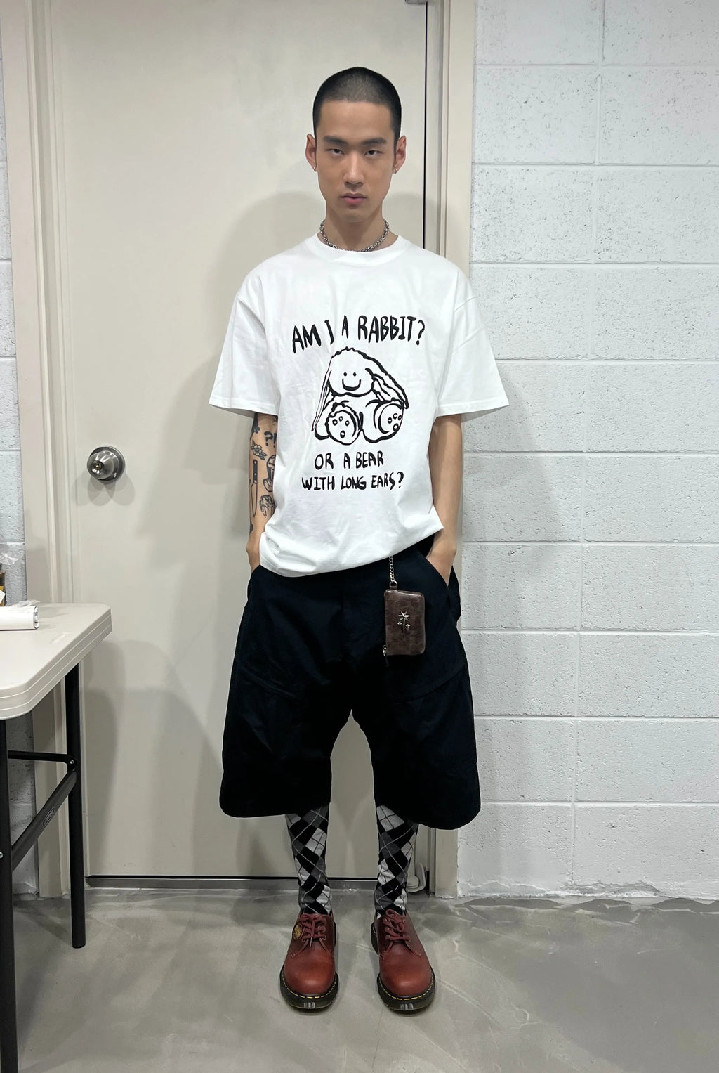 【niceghostclub】rabbit or bear tee [Black / White]